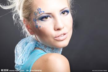 �����˿˱�������Ƶ������Ԫ�����ڱ����� ϰ��ƽ�ȵ��˱�ɽ������Ĺ�ͱ�...